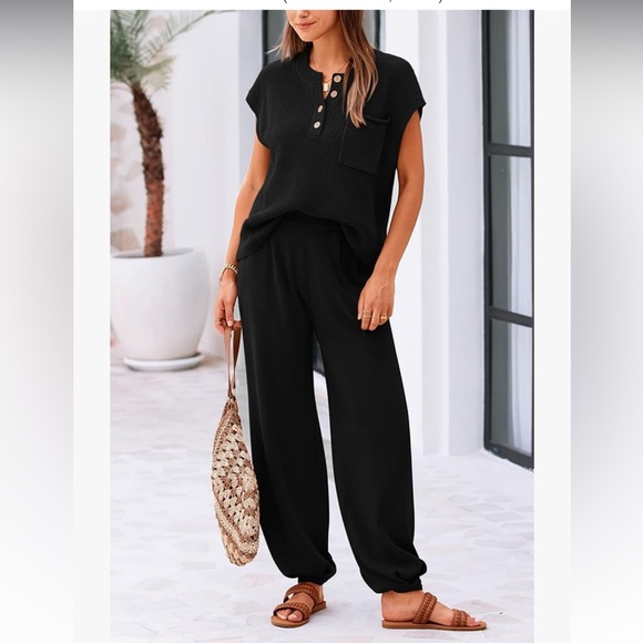 Lounge Set - Picture 2 of 4